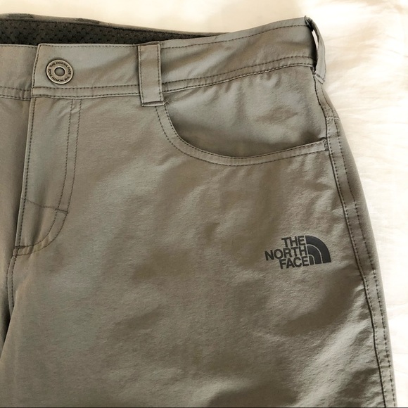 THE NORTH FACE Women’s Paramount Shorts 6 - Picture 4 of 11
